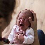 متى ينتهي بكاء الطفل الرضيع