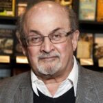 ما هي حقيقة مقتل سلمان رشدي الكاتب البريطاني